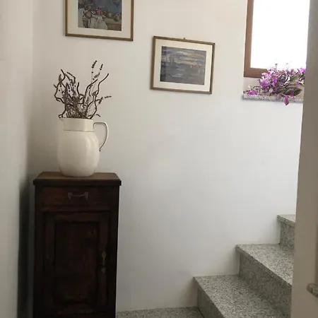 Angolo Di شقة غْرافيدونا